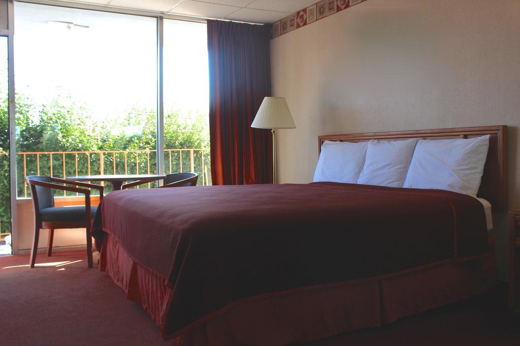 Regency Inn Richmond Dumbarton Εξωτερικό φωτογραφία