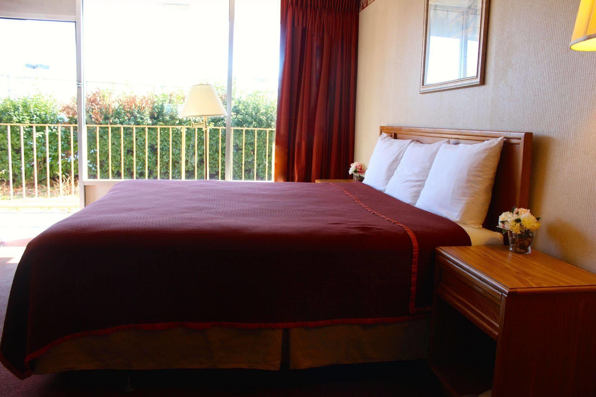 Regency Inn Richmond Dumbarton Εξωτερικό φωτογραφία