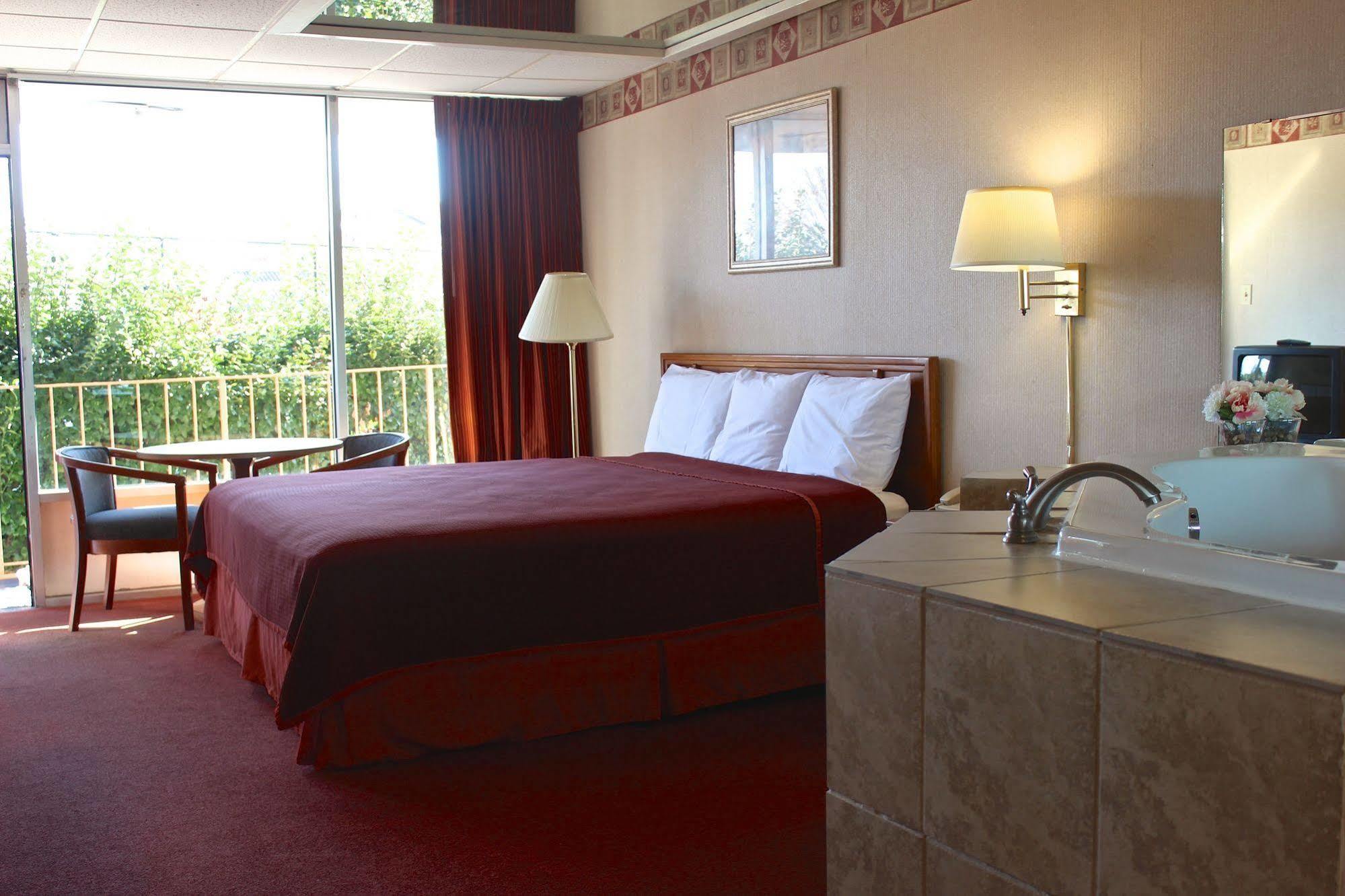 Regency Inn Richmond Dumbarton Εξωτερικό φωτογραφία