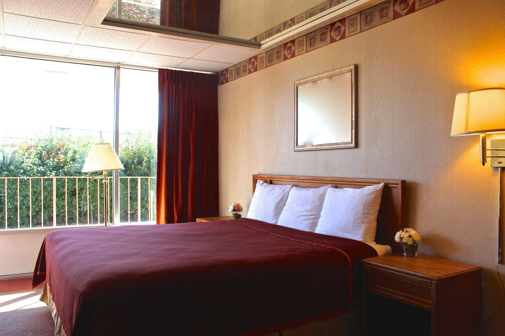 Regency Inn Richmond Dumbarton Εξωτερικό φωτογραφία
